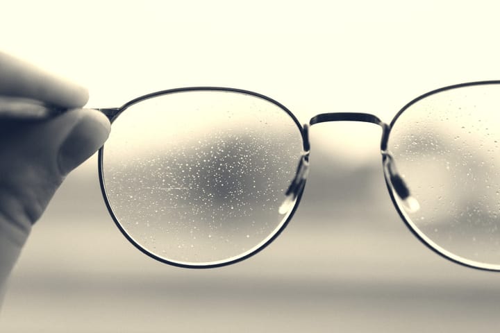 Risk Signals & Health Scores: Seeing Clearly vs Feeling Reassured